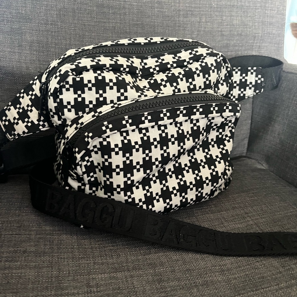 Baggu fanny pack used like new